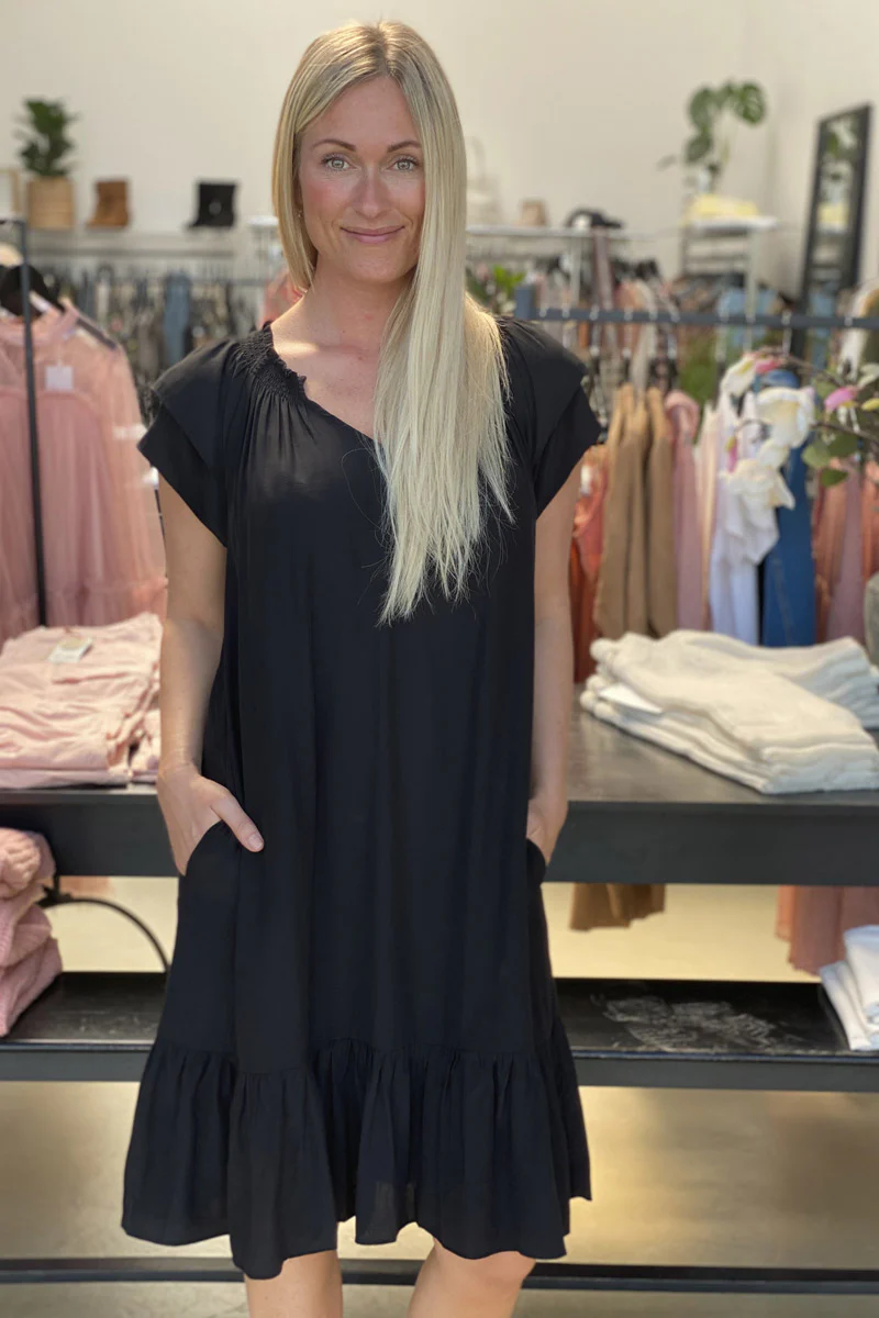 Sunrise Cropped Dress | Sort | Kjole fra Co'couture - Image 11