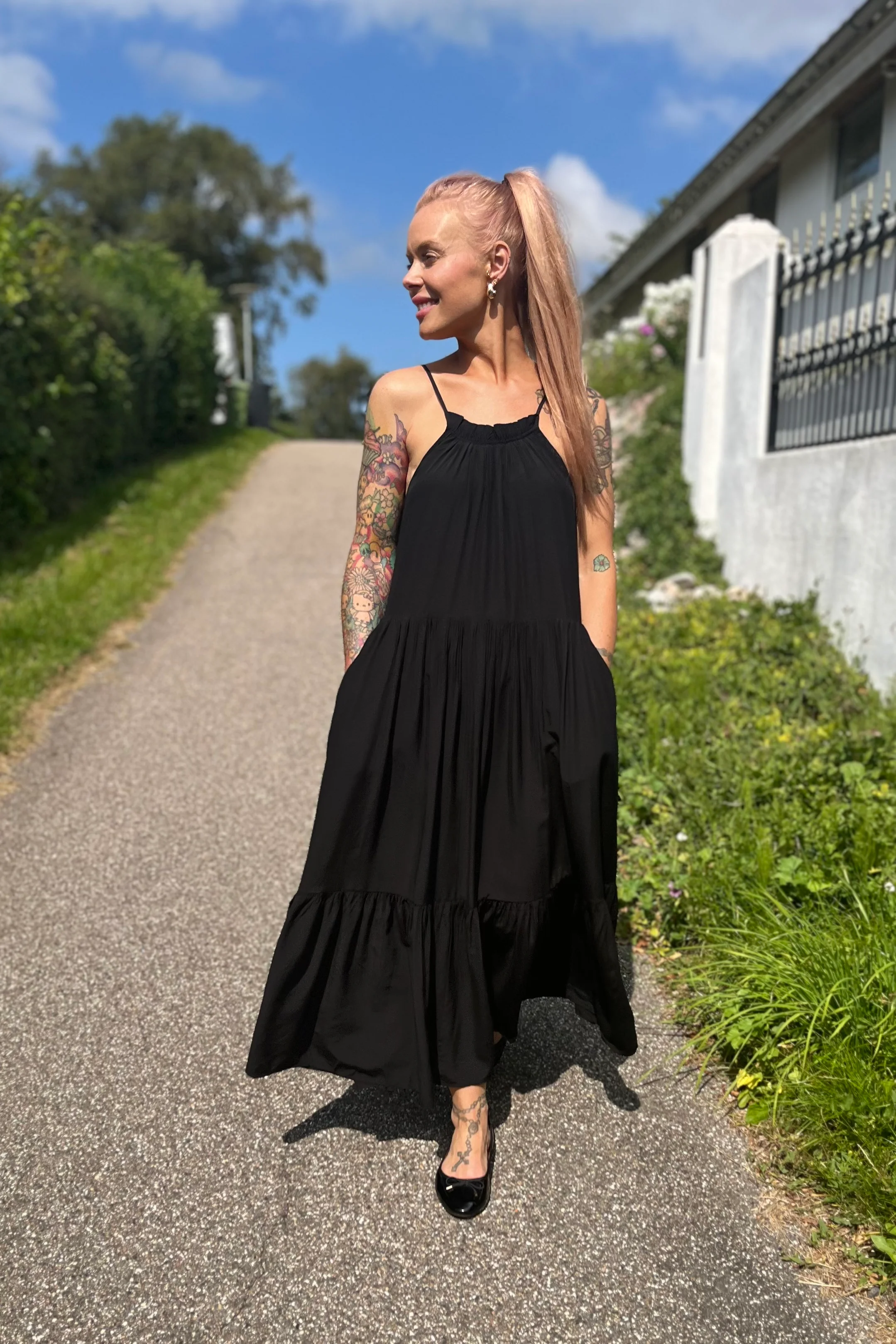 Sunrise Greece Strap Dress | Black | Kjole fra Co'couture - Image 5
