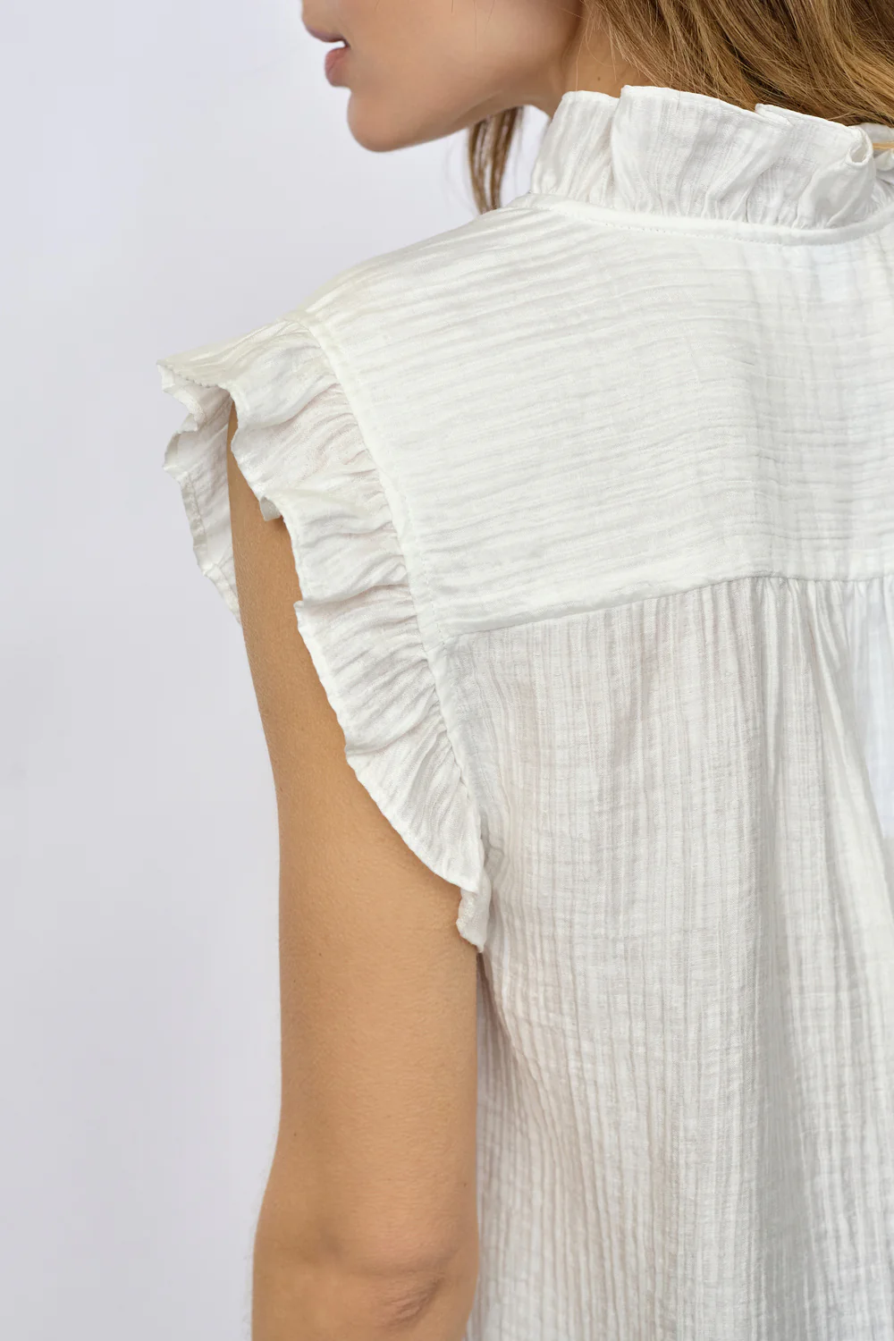 Tassycc Frill Top | White | Skjorte fra Co'Couture - Image 2