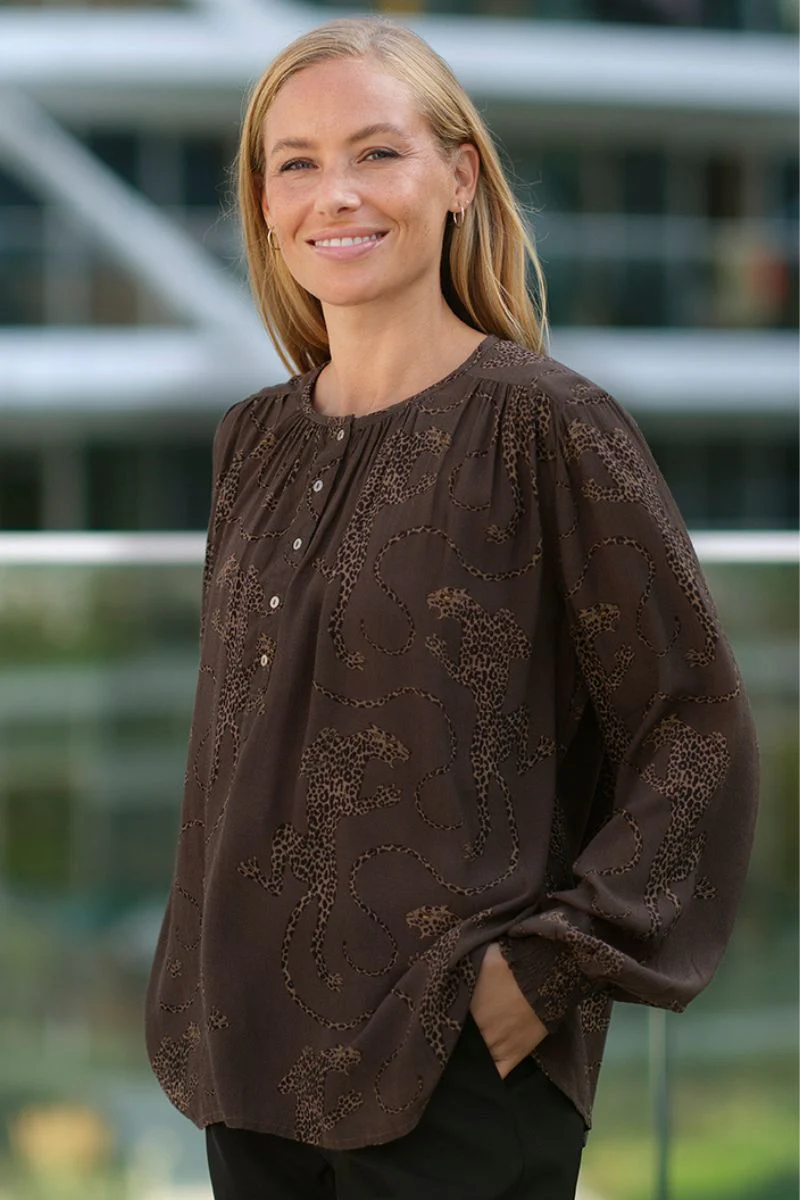 Theresa Blouse 2647 | Chocolate | Bluse fra Prepair - Image 3