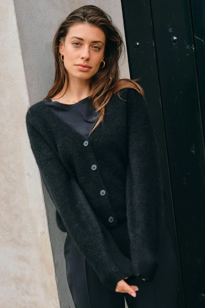 Thora V-Neck Knit Cardigan | Black | Strik fra Mos Mosh - Image 4