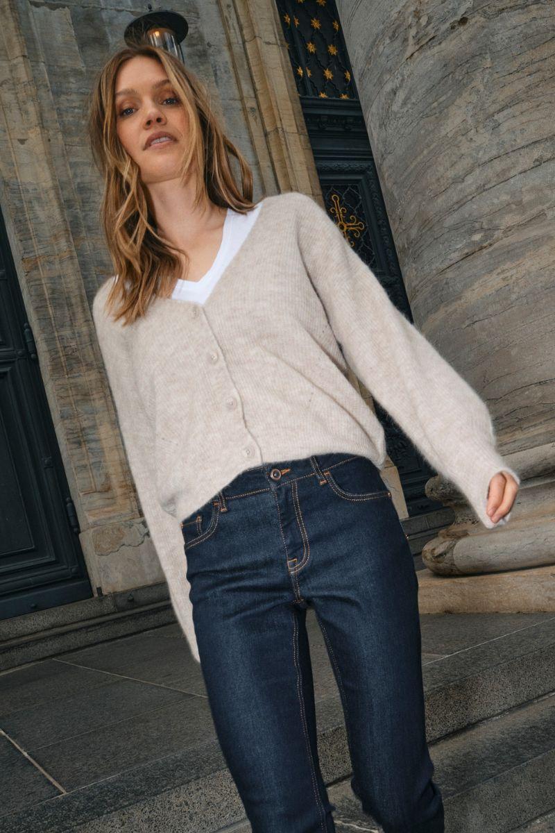Thora V-Neck Knit Cardigan | Feather Gray | Strik fra Mos Mos - Image 5