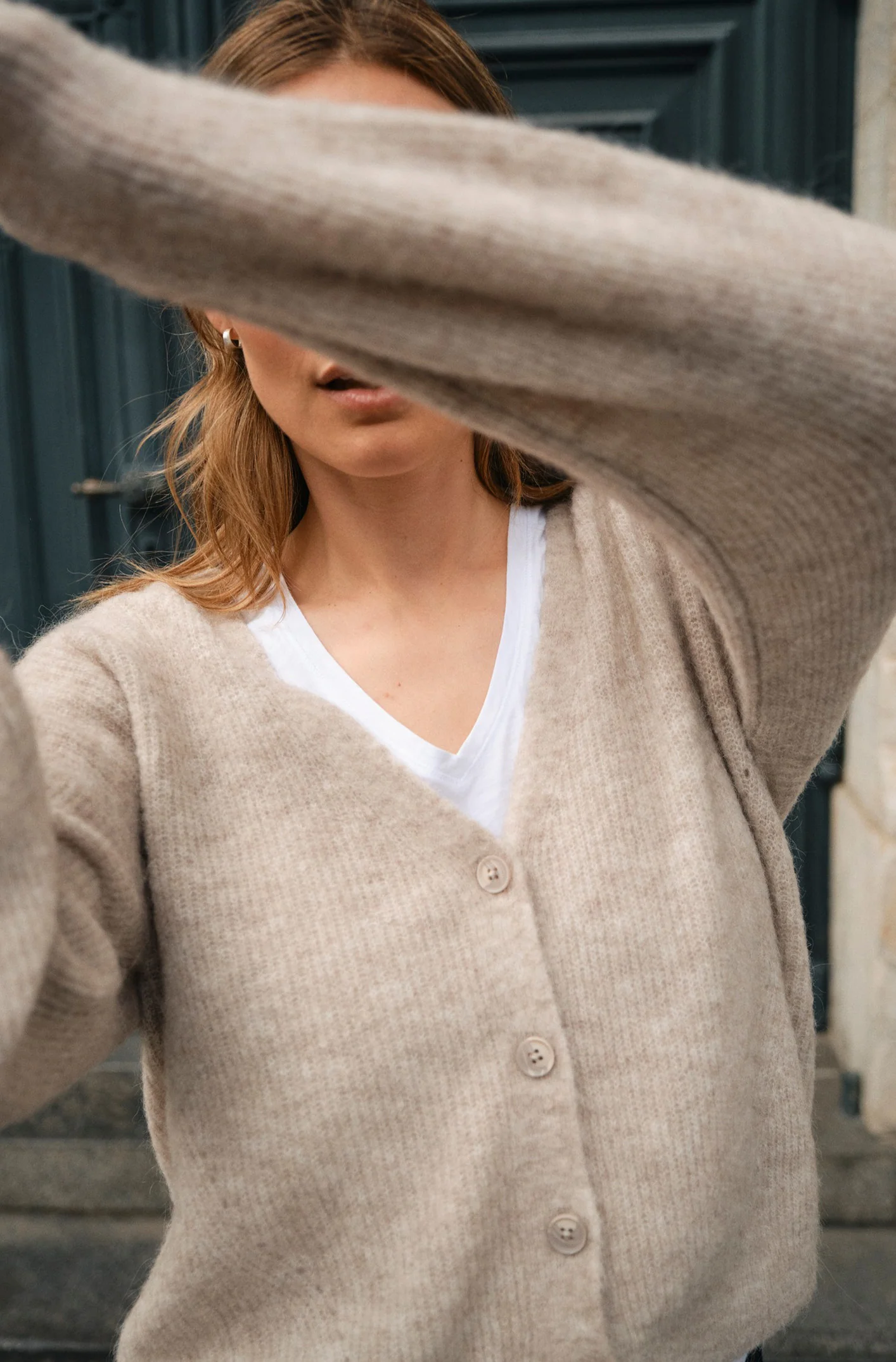Thora V-Neck Knit Cardigan | Feather Gray | Strik fra Mos Mos - Image 7