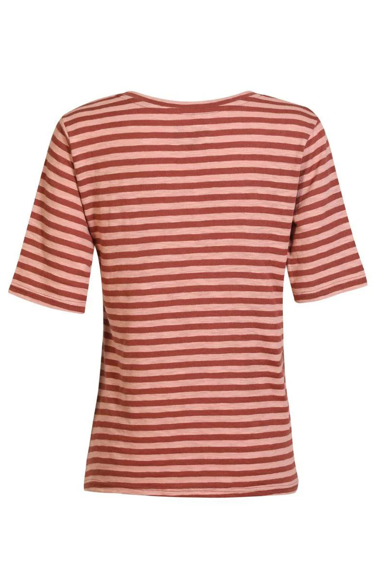 Ulla Ss Vneck Stripe Tshirt | Rose Dark Rose Stripe | T-Shirt fra Liberté - Image 3