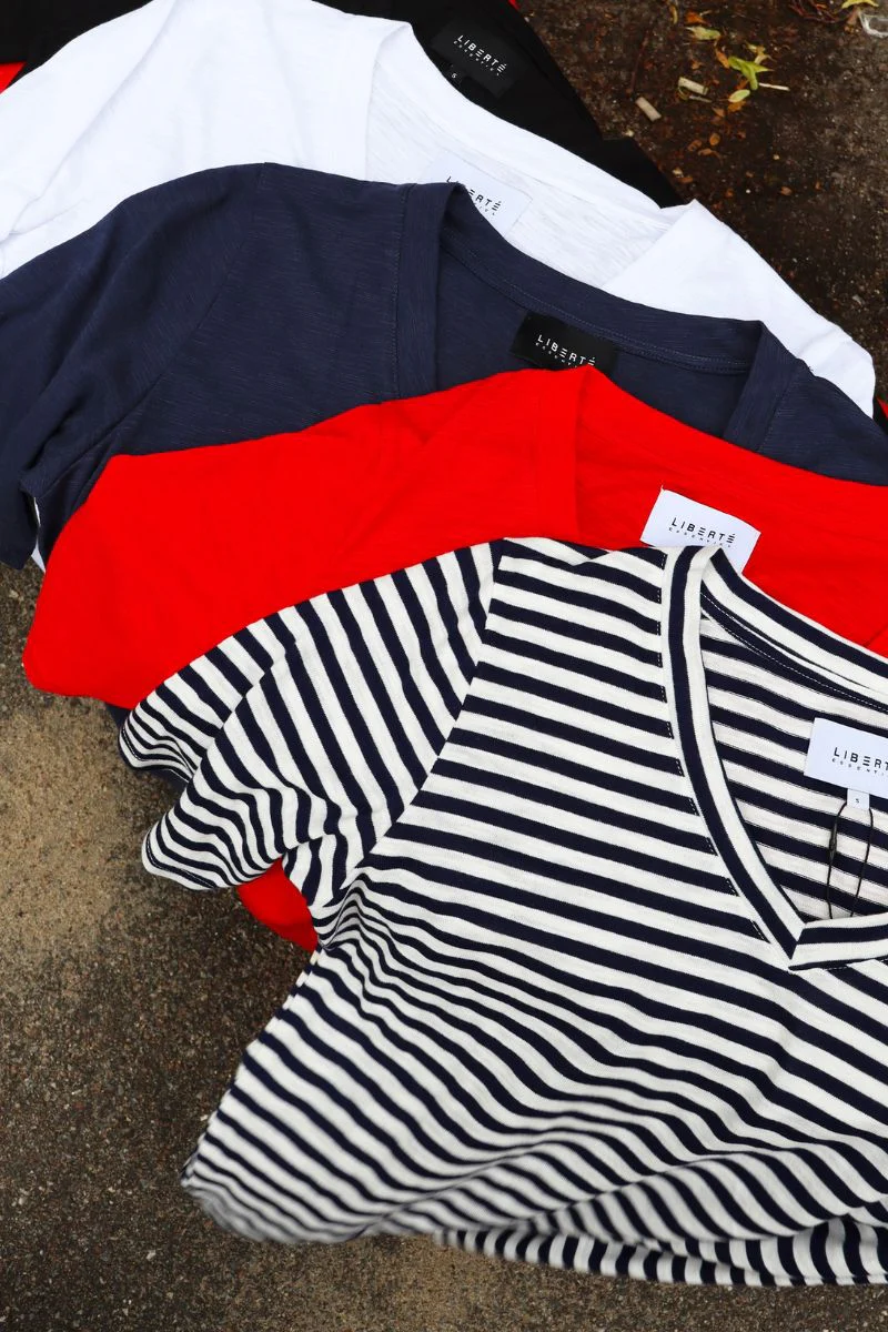 Ulla Ss Vneck Tshirt | Navy | T-Shirt fra Liberté - Image 4