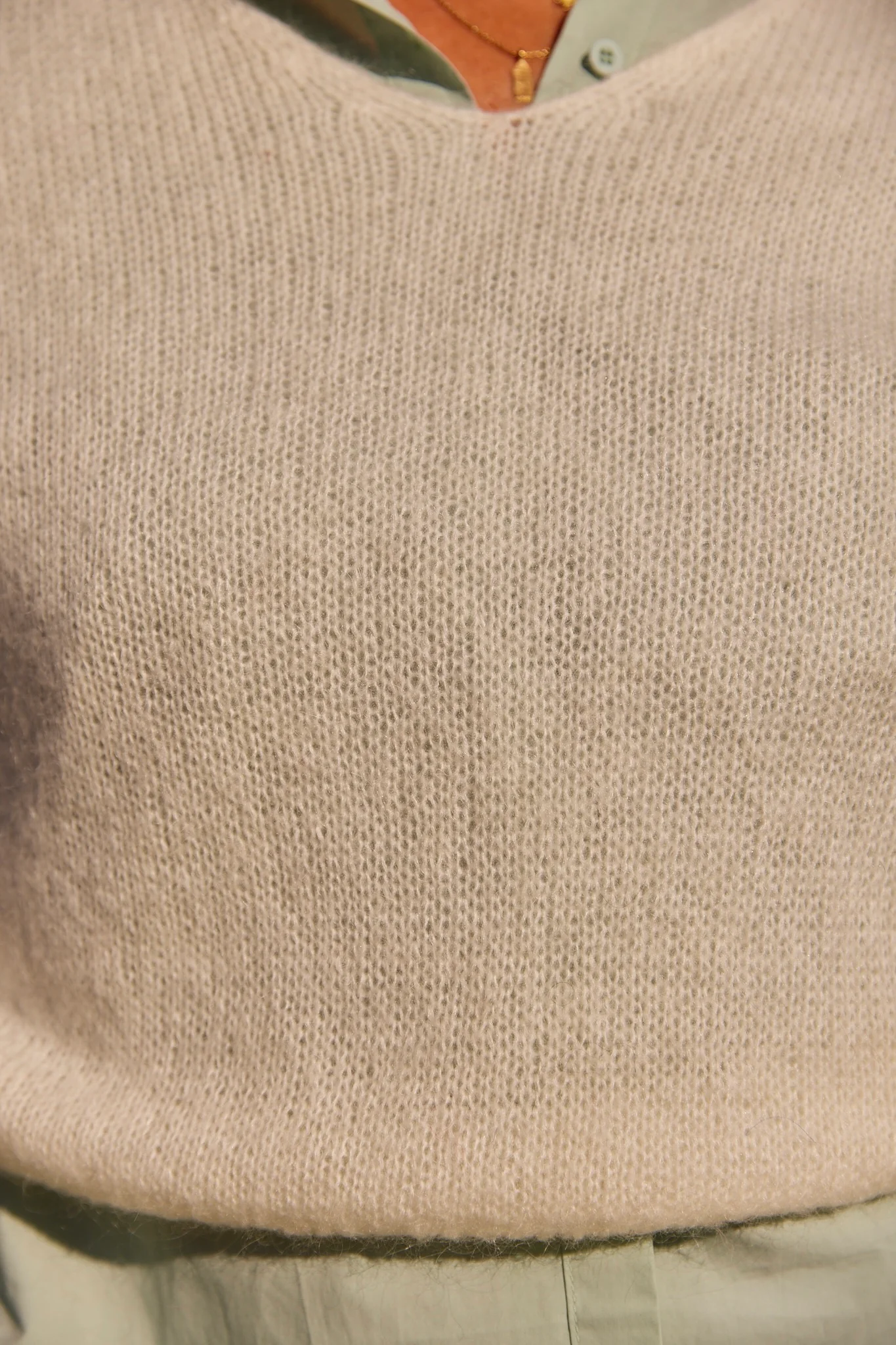 V sweater in 30% mohair 1912 V | White | Strik fra Atelier C - Image 5