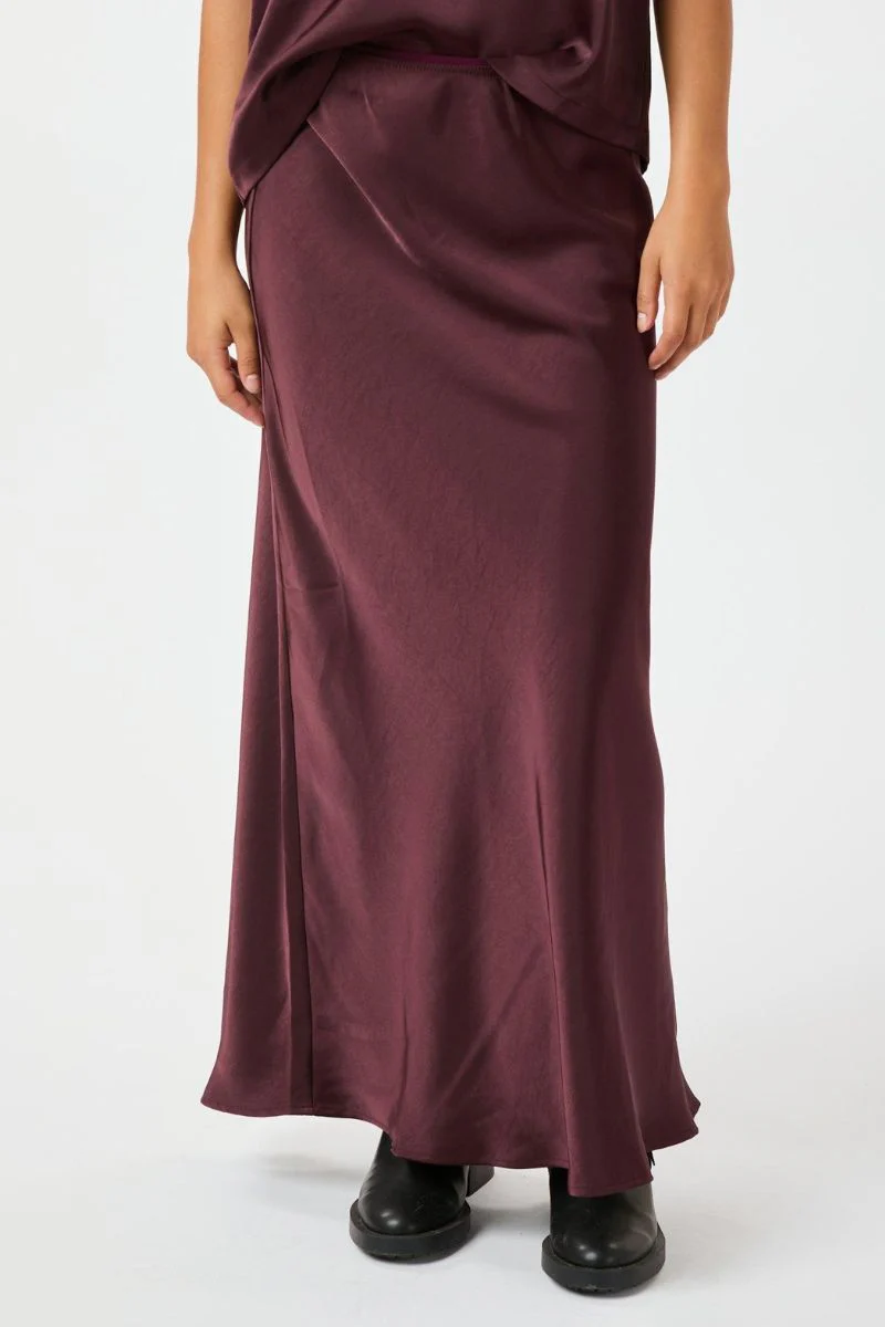 Vicky Heavy Sateen Skirt 159588 | Burgundy | Nederdel fra Neo Noir - Image 3