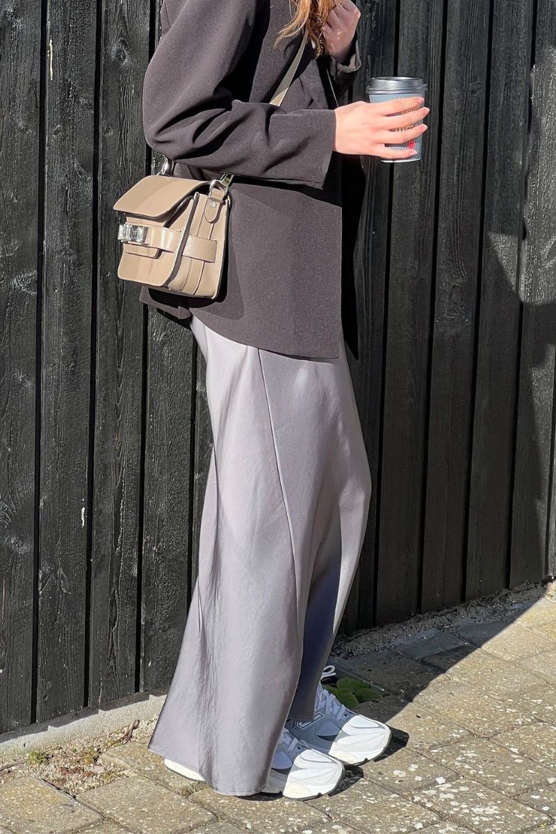 Vicky Heavy Sateen Skirt 159588 | Dark Grey | Nederdel fra Neo Noir - Image 9