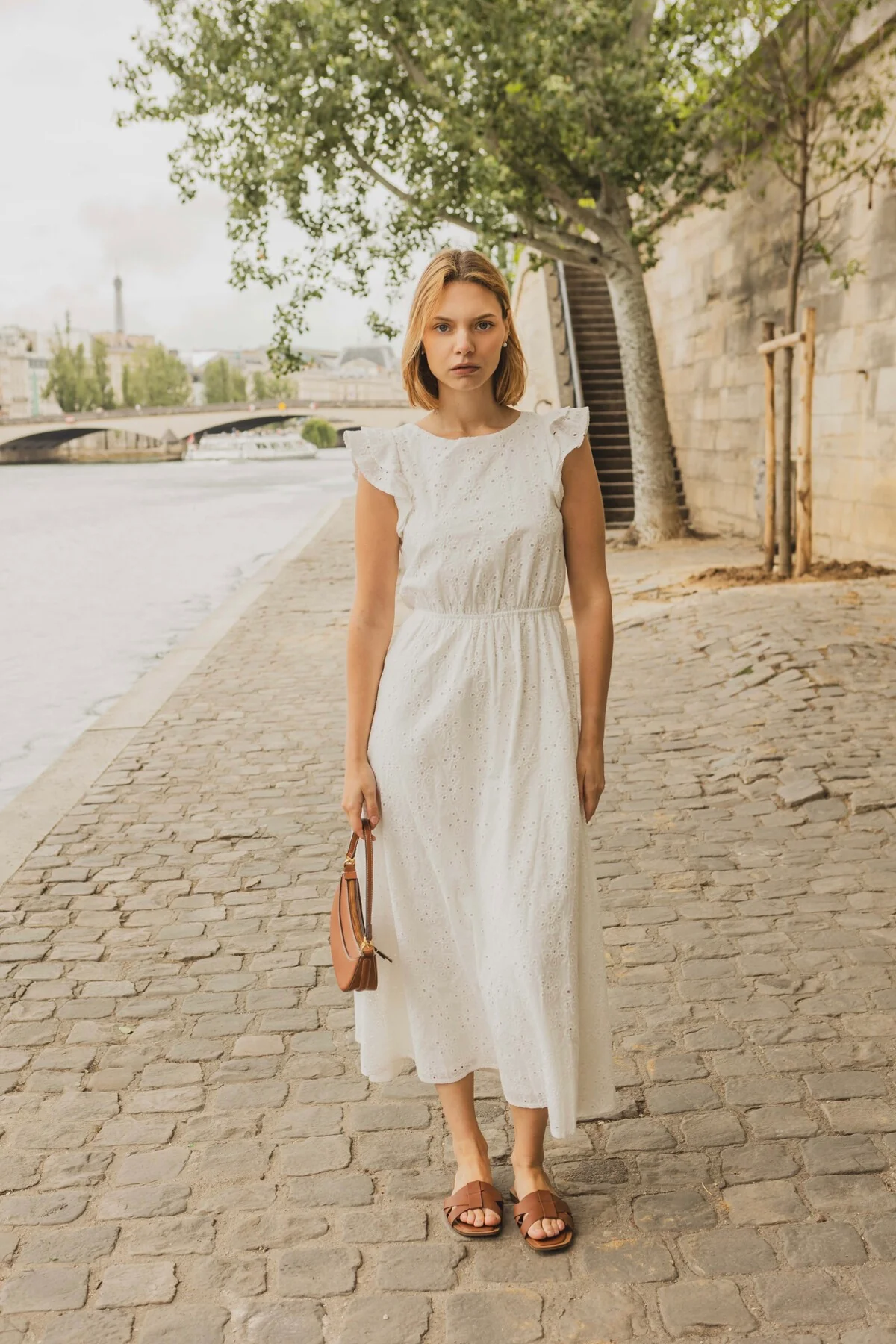 Violet Dress | White | Kjole fra Avery - Image 2