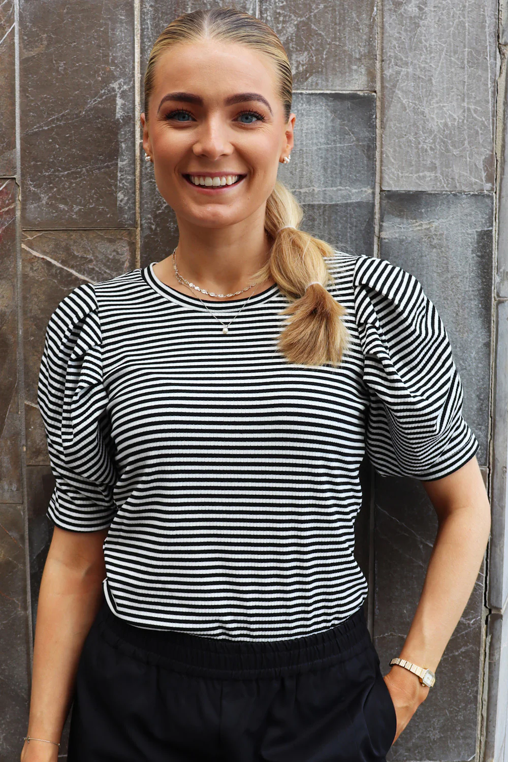 Win Puff Tshirt | Black Creme Small Stripe | T-Shirt fra Liberté