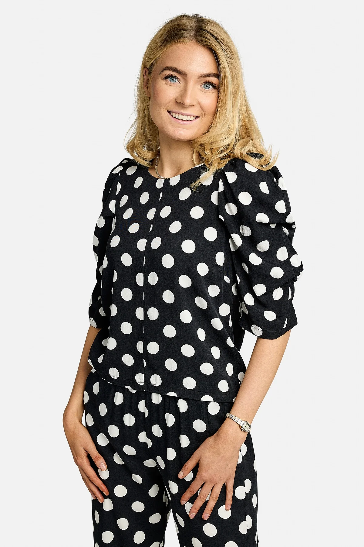 Winnie Blouse | Black White Big Dot | Bluse fra Liberté - Image 4