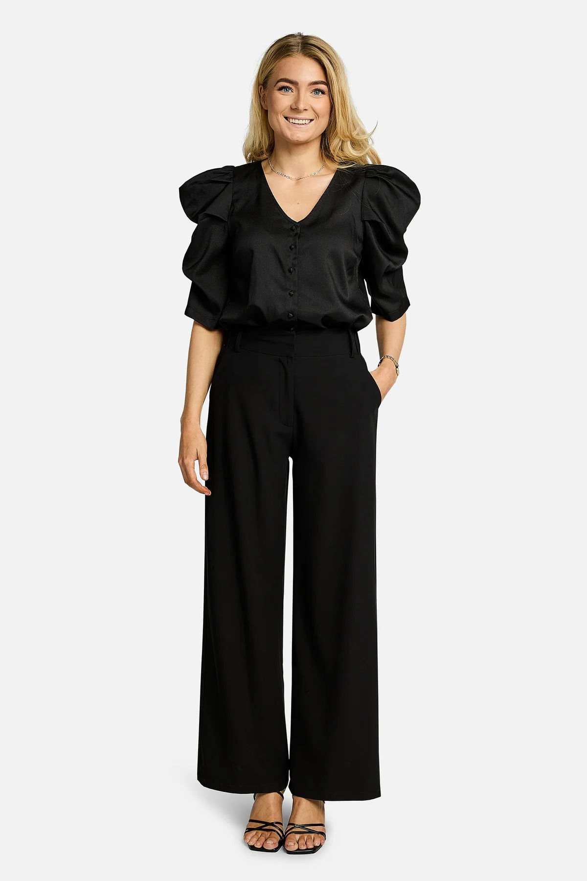 Winnie V Button Blouse | Black | Bluse fra Liberté - Image 2