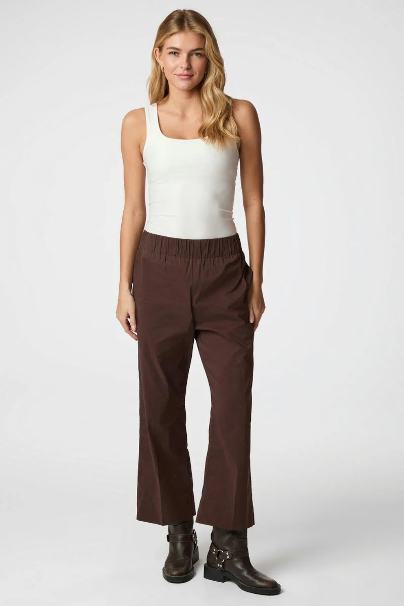 Yana Poplin Pants | Dark Brown | Bukser fra Neo Noir - Image 2