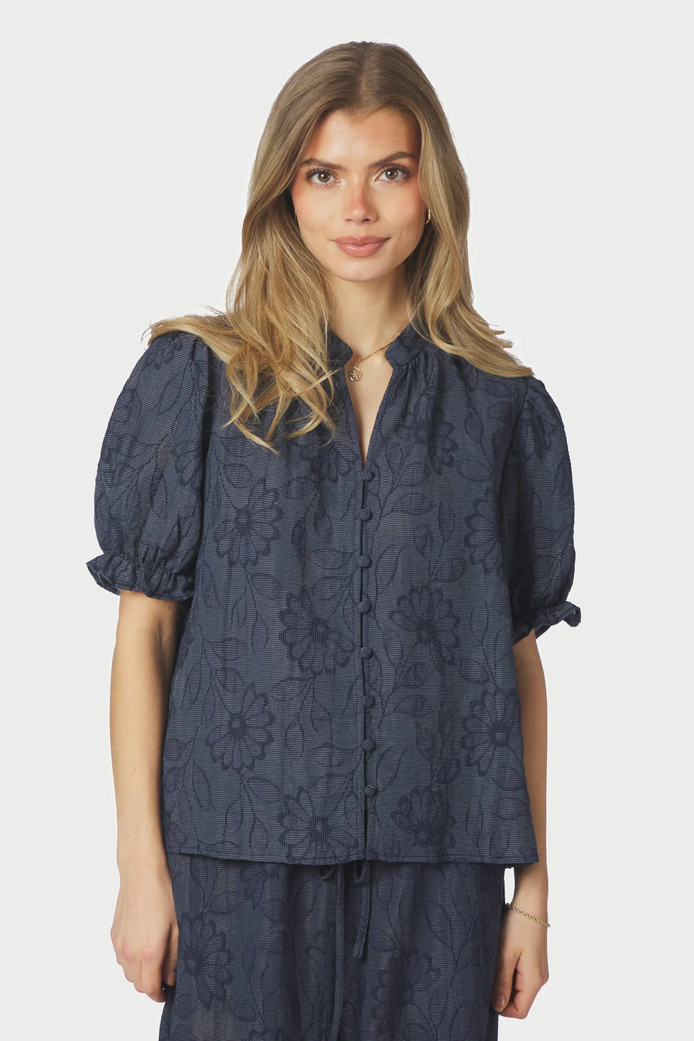 Zika Flower Stripe Blouse | Dark Blue | Bluse fra Neo Noir - Image 4